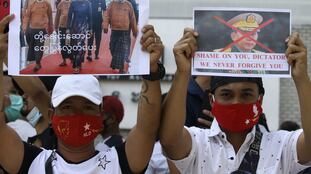 Ciudadanos birmanos participan en una manifestación contra la junta militar golpista, el pasado miércoles en Bangkok.