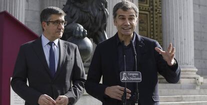 El presidente del Congreso, Patxi L&oacute;pez, y el titular de la Comisi&oacute;n de Cultura, Toni Cant&oacute;.