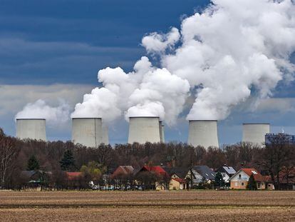 Torres de refrigeración de la planta térmica de carbón de Jänschwalde, Alemania.