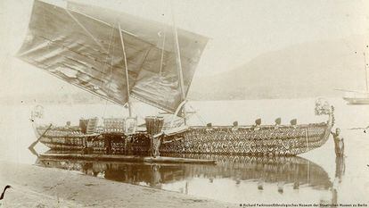 The Luf Island Ship, on the beach on Matupi Island in 1903 after being acquired and transported by the Germans.