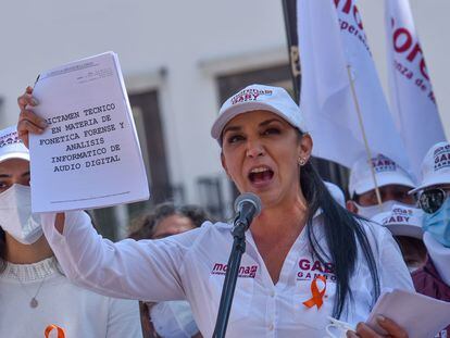 Gabriela Gamboa, candidata a la alcaldía de Metepec, durante una conferencia de prensa este martes para responder a la grabación difundida por su adversario Fernando Flores.