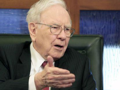 La firma de Warren Buffett ganó un 21% más en 2015