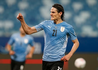 Edinson Cavani celebrates his goal against Bolivia.