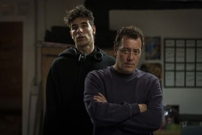 Javier Calvo y Roger Casamajor durante el rodaje de 'La Mesías'.