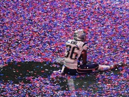 Brandon King, de los Patriots, celebra el triunfo.