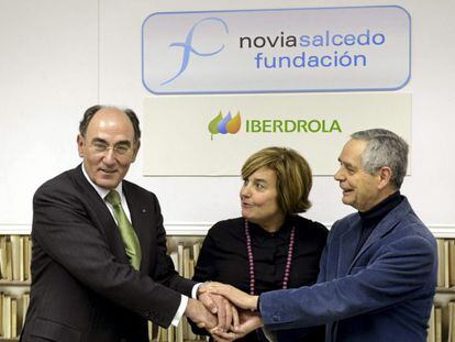 Sánchez Galán y el máximo responsable de la Fundación Novia Salcedo, Luis Cañada