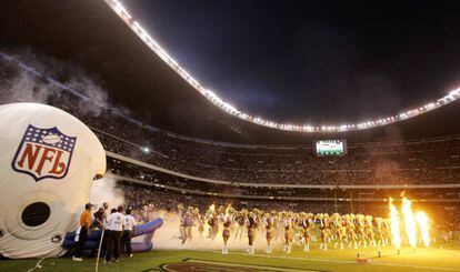 El estadio Azteca durante el partido de NFL en 2005