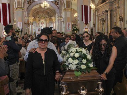 Una misa de cuerpo presente de la candidata Gisela Gaytán, quien fue asesinada a balazos durante un mitin en Celaya, el 1 de abril.