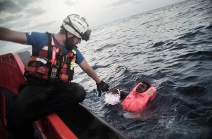 Rescate de refugiados en el Mediterráneo.