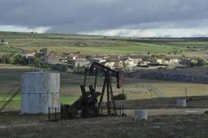 Plataforma de extracción petrolífera de Ayoluengo de la Lora.