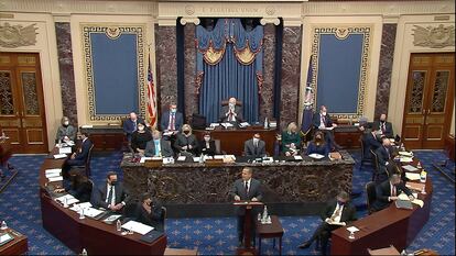 El republicano David Cicilline intervenía ayer en la sesión del segundo 'impeachment' contra Donald Trump celebrada en el Senado, en Washington.