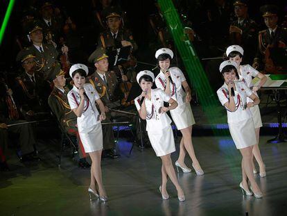 El grupo Moranbong actúa en Pyongyang