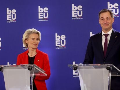 La presidenta de la Comisión Europea, Ursula von der Leyen, y el primer ministro belga, Alexander de Croo, durante la rueda de prensa conjunta de la presidencia belga del Consejo de la UE este enero.