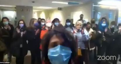 Captura del video de la clase abierta que dio la profesora de Periodismo y Comunicación Juana Gallego tras negarle la UAB acceso a su aula