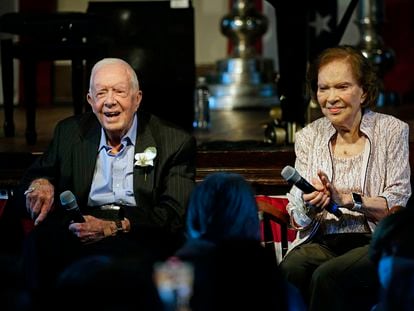 El expresidente de Estados Unidos Jimmy Carter y su mujer, Rosalynn Carter, en una imagen de 2021 en Plains, Georgia.