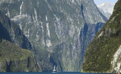 Crucero por el fiordo Doubtful Sound, en la Isla Sur de Nueva Zelanda.