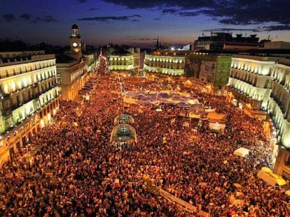Sexto d&iacute;a de las protestas del 15M en la Puerta del Sol. Foto: &Aacute;LVARO GARC&Iacute;A/EL PA&Iacute;S.