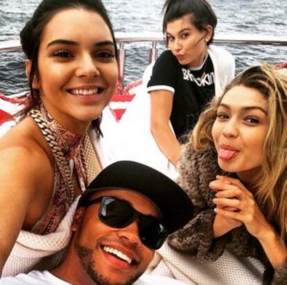 Lewis Hamilton, Kendall Jenner, Hailey Baldwin y Gigi Hadid.