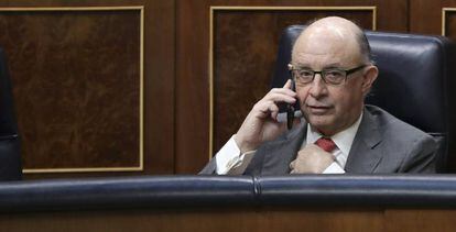 Cristóbal Montoro, ministro de Hacienda, en el Congreso de los Diputados.