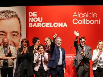 De izquierda a derecha, Lluis Rabell, Laia Bonet (candidatos), la ministra Margarita Robles, Jaume Collboni, Salvador Illa y Maria Eugènia Gay en el mitin del día 12 en Barcelona.