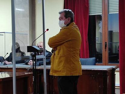 El exalcalde de Linares, Juan Fernández, durante el juicio por malversación.