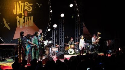 Concierto de Laïla Amezian y el grupo de comediantes Kabareh Cheikhats el pasado septiembre en el festival de 'Jazz au Chellah'
