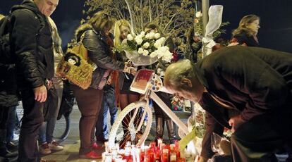 Concentración por la ciclista atropellada mortalmente en Valencia.