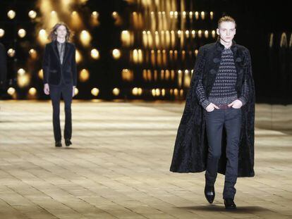 Las propuestas en negro de Saint Laurent, en París.