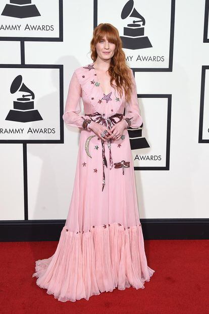 Florence Welch, nominada a cuatro premios, impecable con este vestido de Gucci. La cantante de Florence & The Machine es la nueva embajadora de accesorios de la firma.