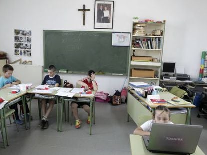 Alumnos de una escuela rural de Garciotum (Toledo).