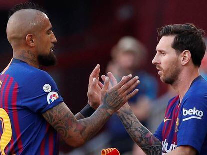 Lionel Messi sustituye a Arturo Vidal