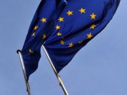 Banderas de la UE ondean ante la sede de la COmisión Europea en Bruselas.