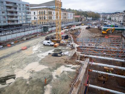 Vista de las obras para la llegada del tren de alta velocidad a la estación de Atotxa, en San Sebastián.