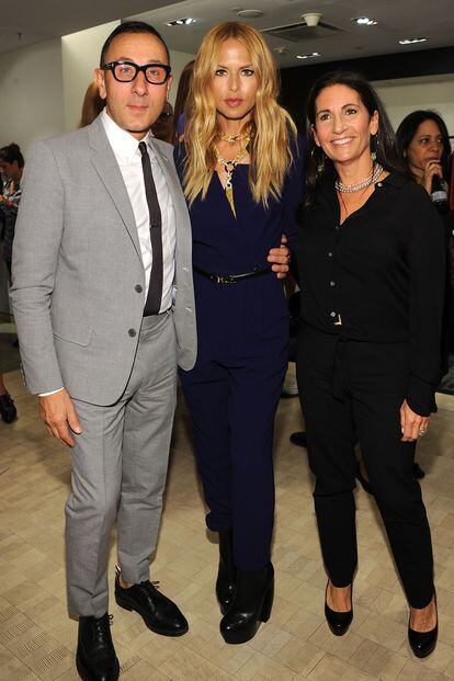 Rachel Zoe, cómo no, otra imprescindible de la Fashion Night Out.. Aquí está con Gilles Mendel y Bobbi Brown.