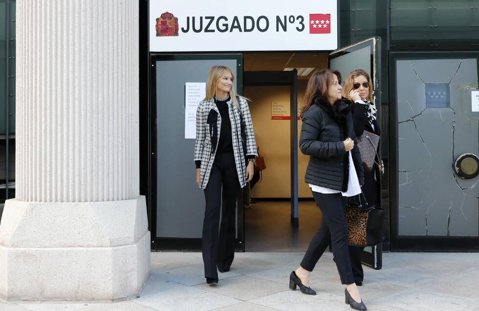 La modelo Alba Carrillo en los juzgados de Pozuelo de Alarcón en Madrid este miércoles.