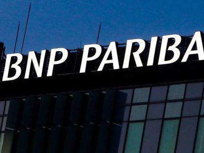 Un logotipo del banco BNP Paribas.