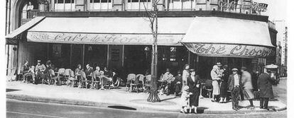 Café Flore de París ubicado en el distrito Saint German des Près