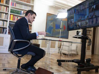 Pedro Sánchez participa en el Consejo Europeo por videoconferencia, el pasado 26 de marzo.  