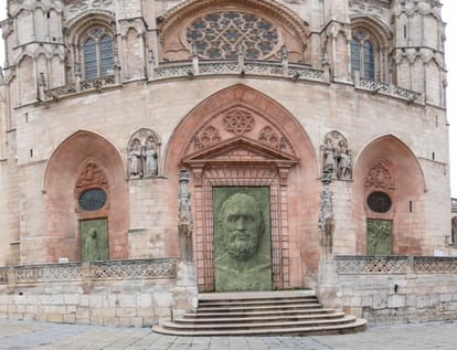 Las puertas de la catedral de Burgos, según el proyecto de Antonio López.