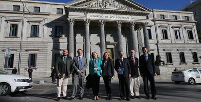 Diputados del PP que el pasado jueves pidieron al Gobierno la derogación de la actual ley del aborto y que hoy asistirán a la manifestación.