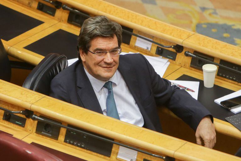El ministro de Seguridad Social, Inclusión y Migraciones, José Luis Escrivá, durante la sesión de control al Gobierno en el Senado.