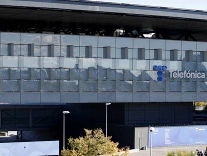 BlackRock y CriteriaCaixa sacuden el capital de Telefónica con nuevas operaciones