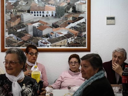 Vecinas de Ledaña (Cuenca).