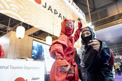 Quienes se acerquen al estand de Japón podrán conseguir una foto con dos ninjas. También hay exhibiciones de quimonos y seminarios de 'sake'.