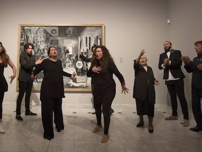 La família d'Enrique Morente en la 'performance' de 'Les Meninas' de Picasso.