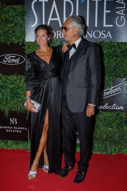 El cantante Andrea Bocelli y su esposa, Veronica Berti.
