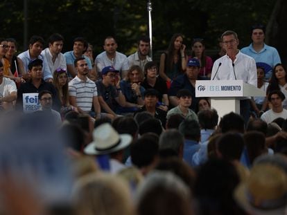 El candidato del PP a la presidencia, Alberto Núñez Feijóo, protagoniza un mitin celebrado este jueves en Madrid.