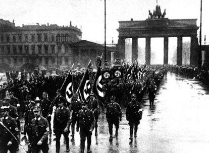 Parada nazi en Unter der Linden.