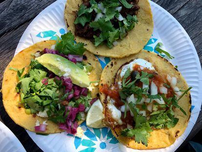 TRES TACOS POR 100 CORONAS DANESAS / CAPEL