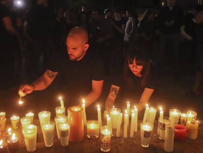 Vigilia por el asesinato de los tres estudiantes de cine en Guadalajara.